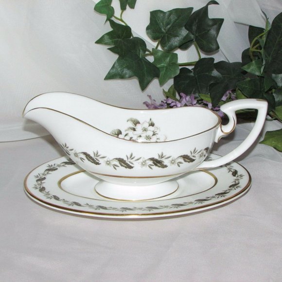Royal Worcester Bernina Vintage Bone China Gravy Boat & Underplate England - Picture 7 of 9